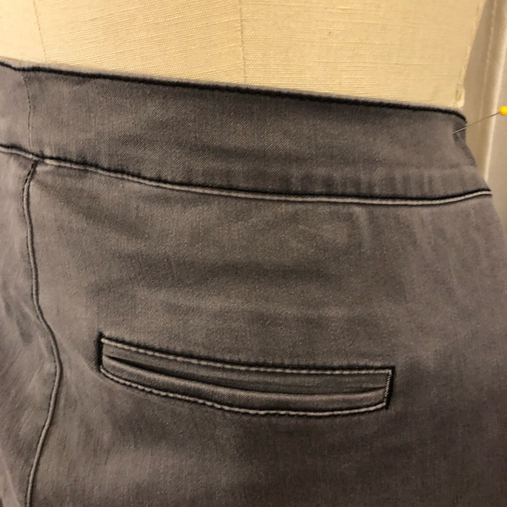 Delia’s straight leg Rock star pants with stitching detail on sides gray - Picture 9 of 9